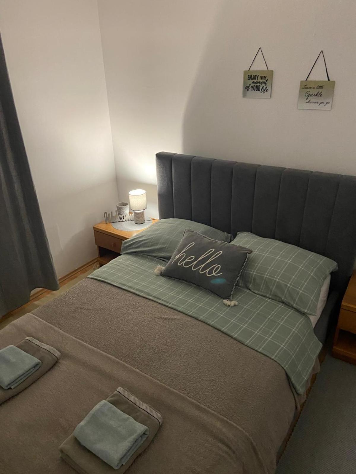 Oguic Apartman Pag Town Zewnętrze zdjęcie